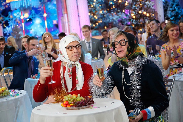 “Неголубой огонек”: как трансформировались праздничные концерты на ТВ с советских времен