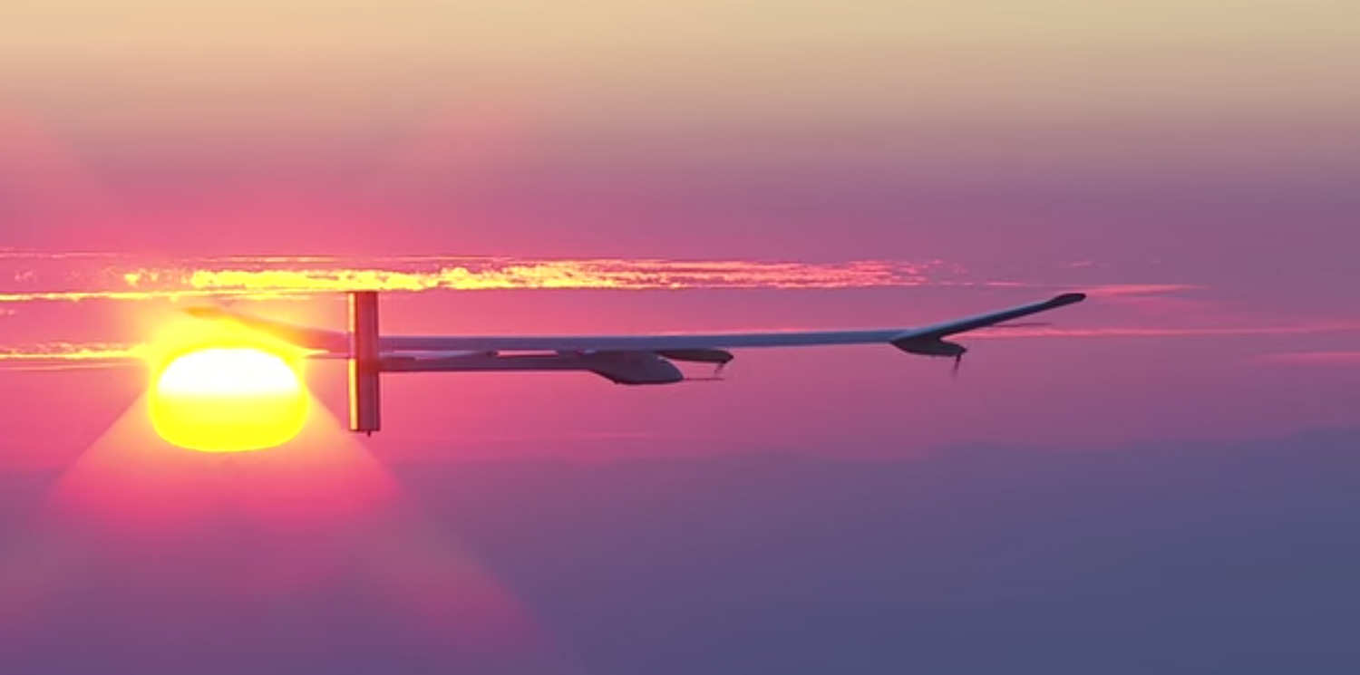 Самолет на солнечных батареях начал первый кругосветный перелет. ВИДЕО