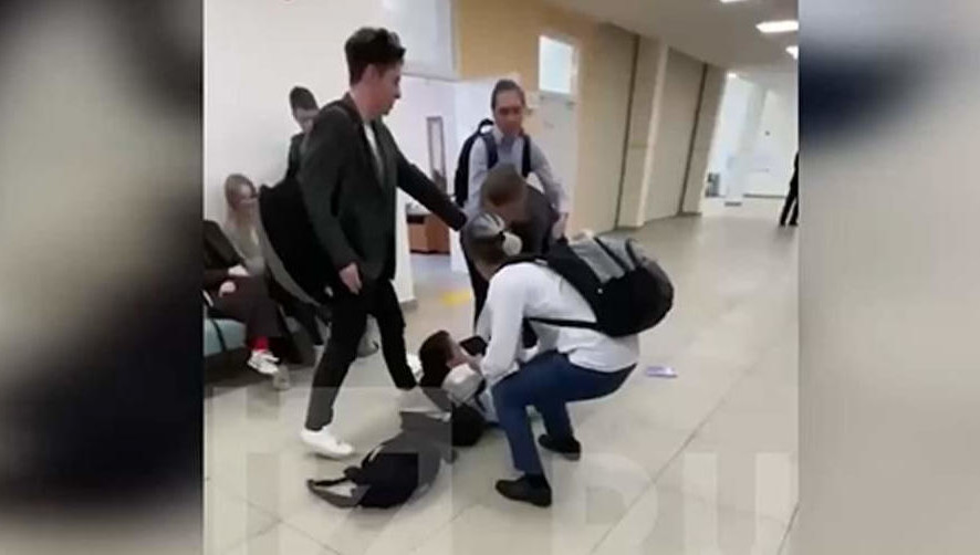 Отец избитого в Москве школьника рассказал о его состоянии после операции