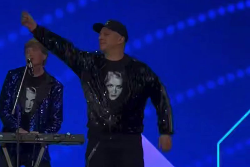 «Танцы „родителей на выпускном“: подтанцовка Булановой стала вирусным хитом» | Подтанцовка Татьяны Булановой покорила интернет и стала вирусным мемом