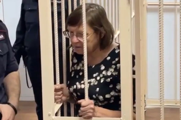 Суд освободил из-под стражи мать челябинца, который 14 лет удерживал женщину в плену