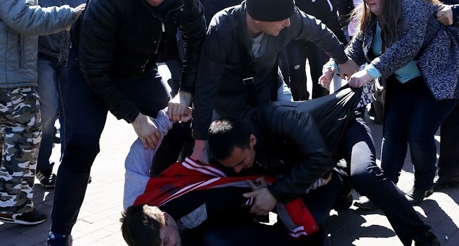 В Дагестане наблюдатель от «Единой России» напал на члена избиркома