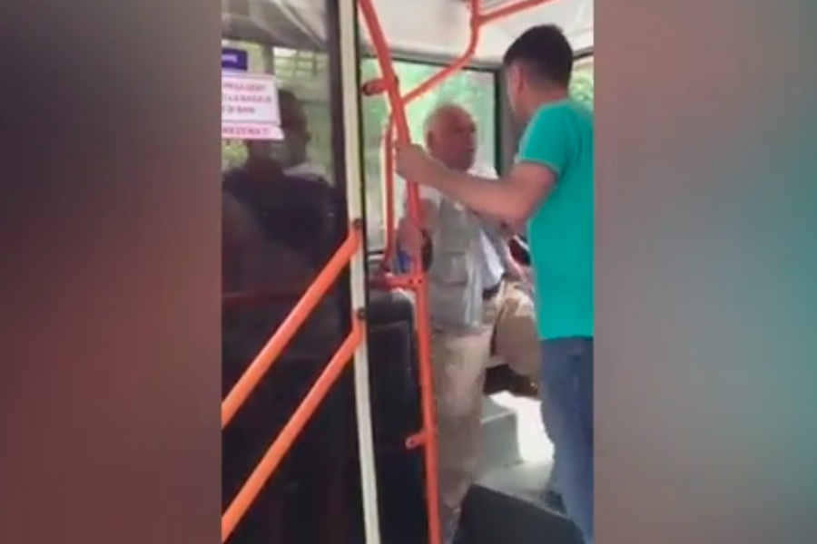 Агрессивный пенсионер избил девочку за пожелание хорошего дня. ВИДЕО