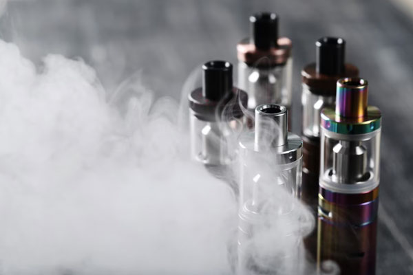 Вейпы под ударом: Россия готовится к полному запрету электронных сигарет | Госдума ускорит запрет продажи вейпов по инициативе правительства