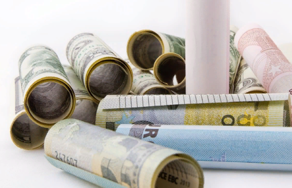 Россиянам могут списать долги по кредитам, но банки против