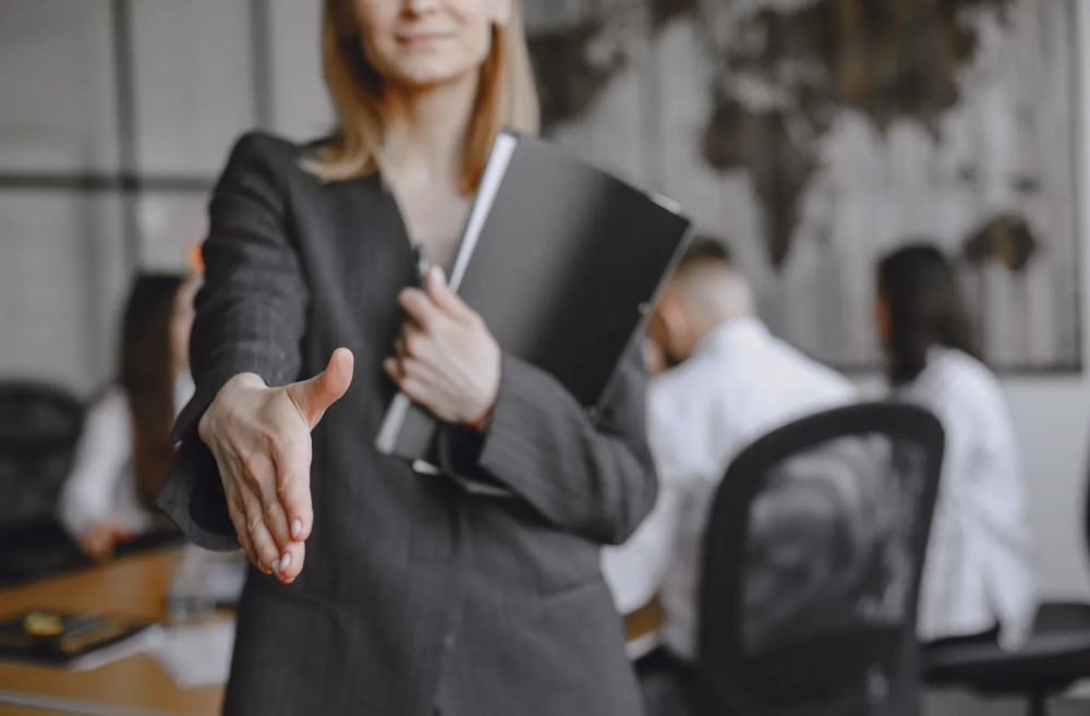 Почему бизнес массово отказывается от «идеальных» сотрудников: неожиданный тренд, который меняет рынок труда в России | Почему компании нанимают неидеальных сотрудников Почему бизнес массово отказывается от «идеальных» сотрудников: неожиданный тренд, который меняет рынок труда в России | Почему компании нанимают неидеальных сотрудников