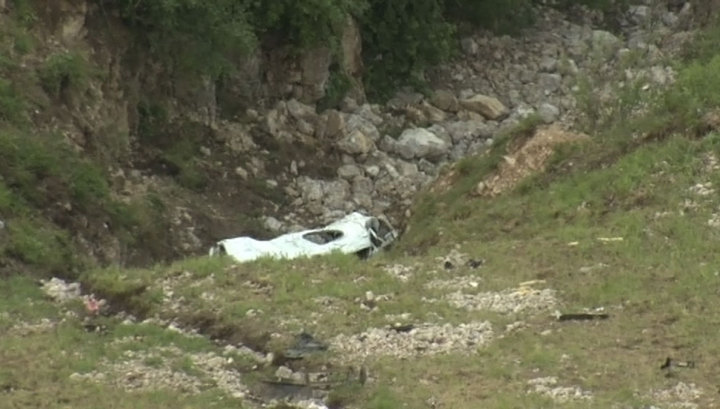 Туристы вместе с джипом рухнули в пропасть в Краснодарском крае