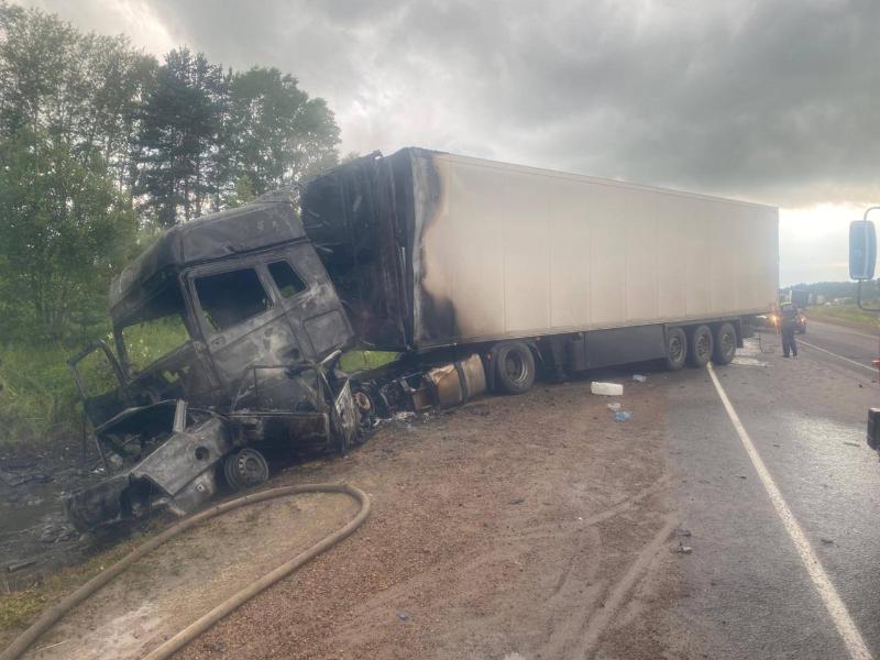 Три человека погибли в ДТП под Красноярском: столкнулись фура и Daewoo Nexia  | На трассе «Сибирь» произошло ДТП с тремя погибшими