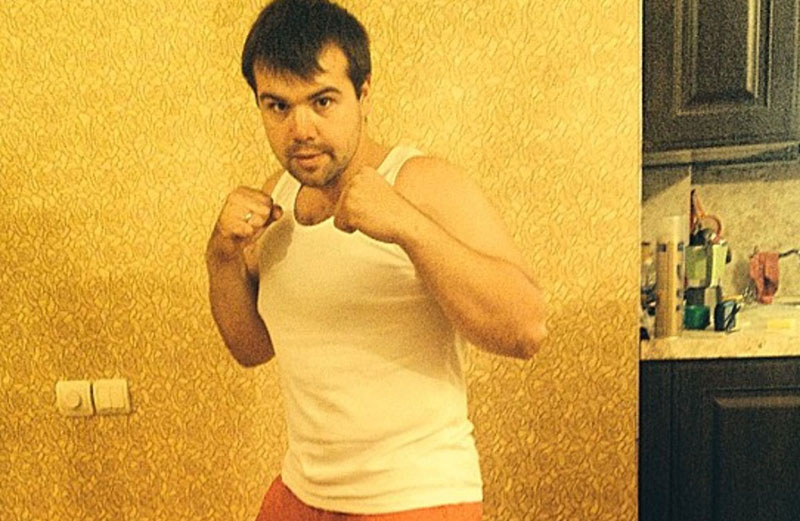 Звезда «Папиных дочек» в долгах: Михаил Казаков накопил 2,3 млн рублей | Михаил Казаков задолжал алименты и кредиты на 2,3 млн рублей