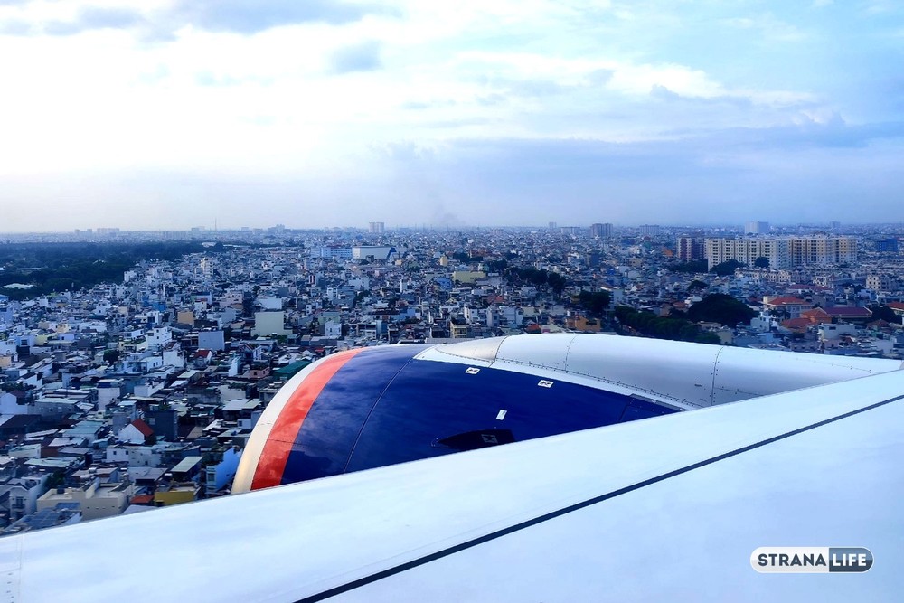 Пять человек пострадали на борту рейса Сочи — Красноярск из-за резкого перепада давления