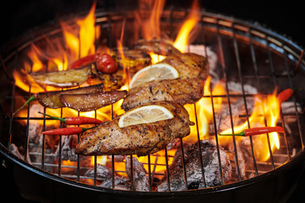 Пикники и поездки: как россияне планируют траты на майские праздники | Больше 60% россиян назвали главной тратой на праздники организацию пикников