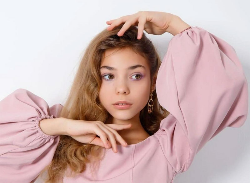 Школьница из Новосибирска Александра Поршенникова стала «Лучшей моделью во Вселенной» | 12-летняя Александра Поршенникова выиграла UNIVERSE BEAUTY 2026