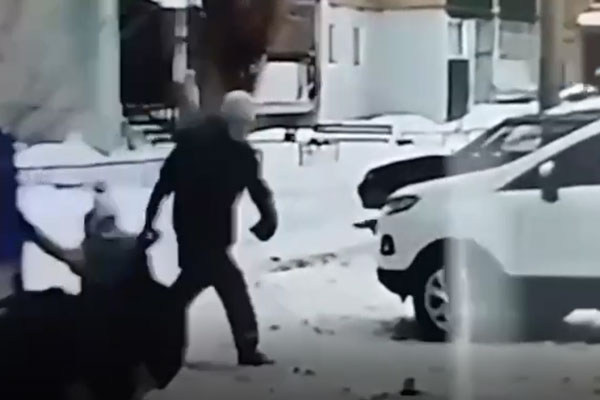 В Стерлитамаке 11-летний мальчик, спасший сестру от похитителя в балаклаве, получил награду от главы МВД