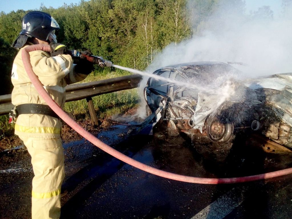В результате ДТП под Елабугой раздался взрыв: есть пострадавшие
