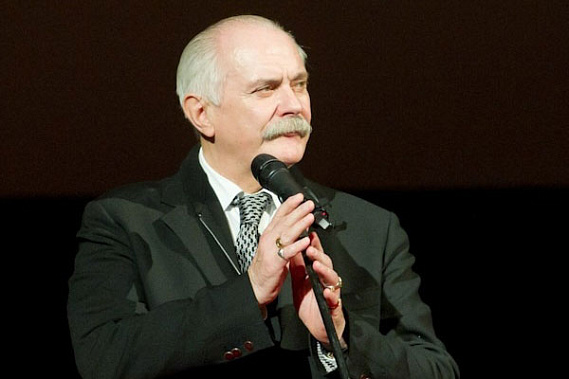 Никита Михалков заявил, что «не хочет и не будет» работать с релокантами