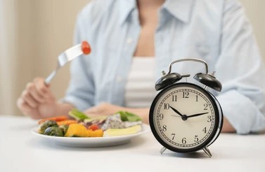 Врач сообщила, что модная диета может разрушить мышцы и иммунитет | Диетолог Тараско предупредила об опасностях популярной FMD-диеты