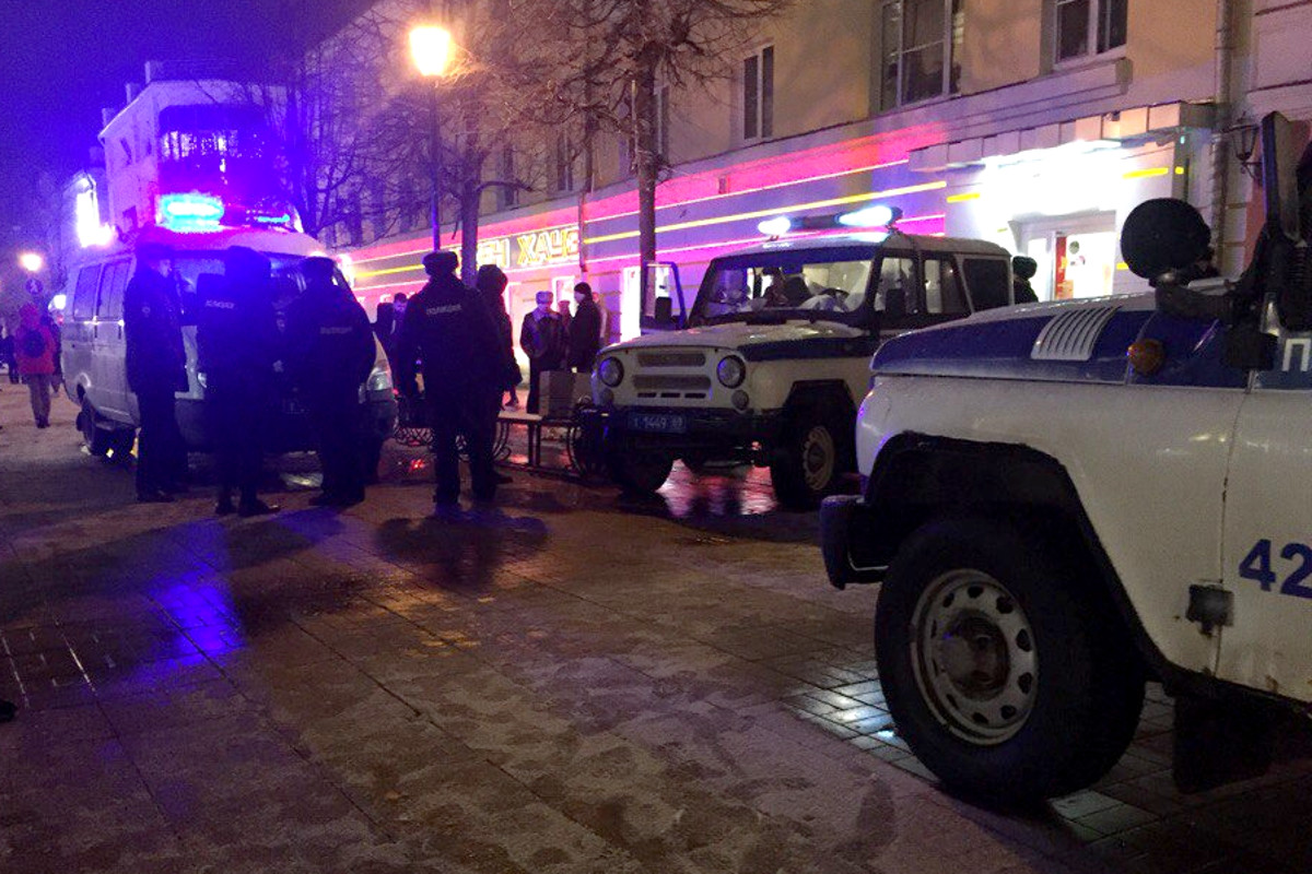 В Твери на улице Трехсвятской 16-летний парень погиб от выстрела из травматического пистолета