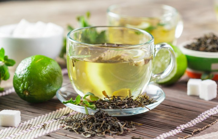 Чай помогает укреплять кости у пожилых женщин, а кофе может их ослаблять | Учёные: чай укрепляет кости пожилых женщин, кофе снижает их плотность