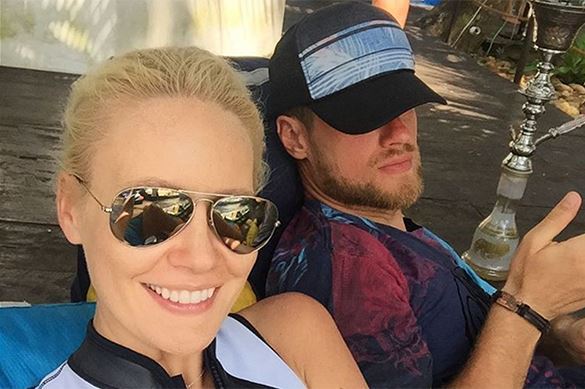 СМИ: Елена Летучая счастлива с коллектором