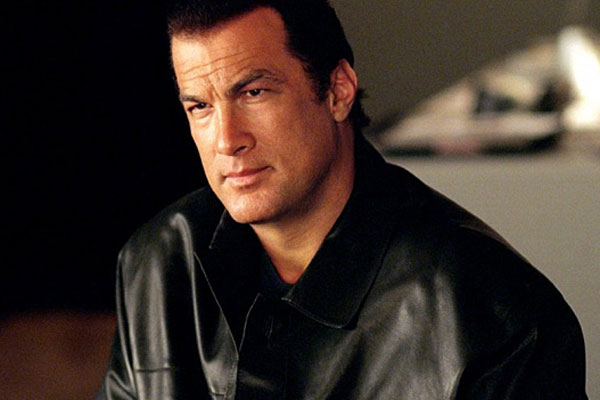 Дмитрий Рогозин попросил Стивена Сигала об услуге