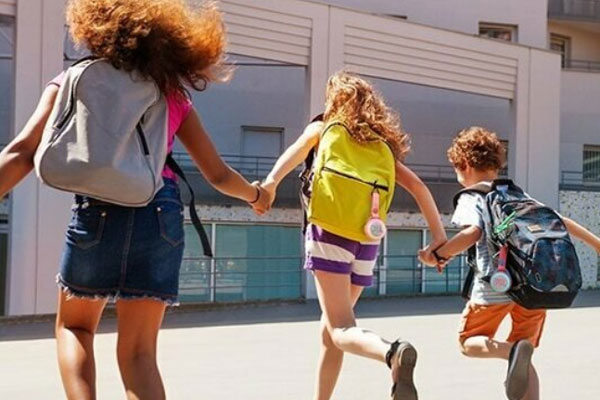 Летние каникулы сократят: российским школьникам сообщили печальную новость