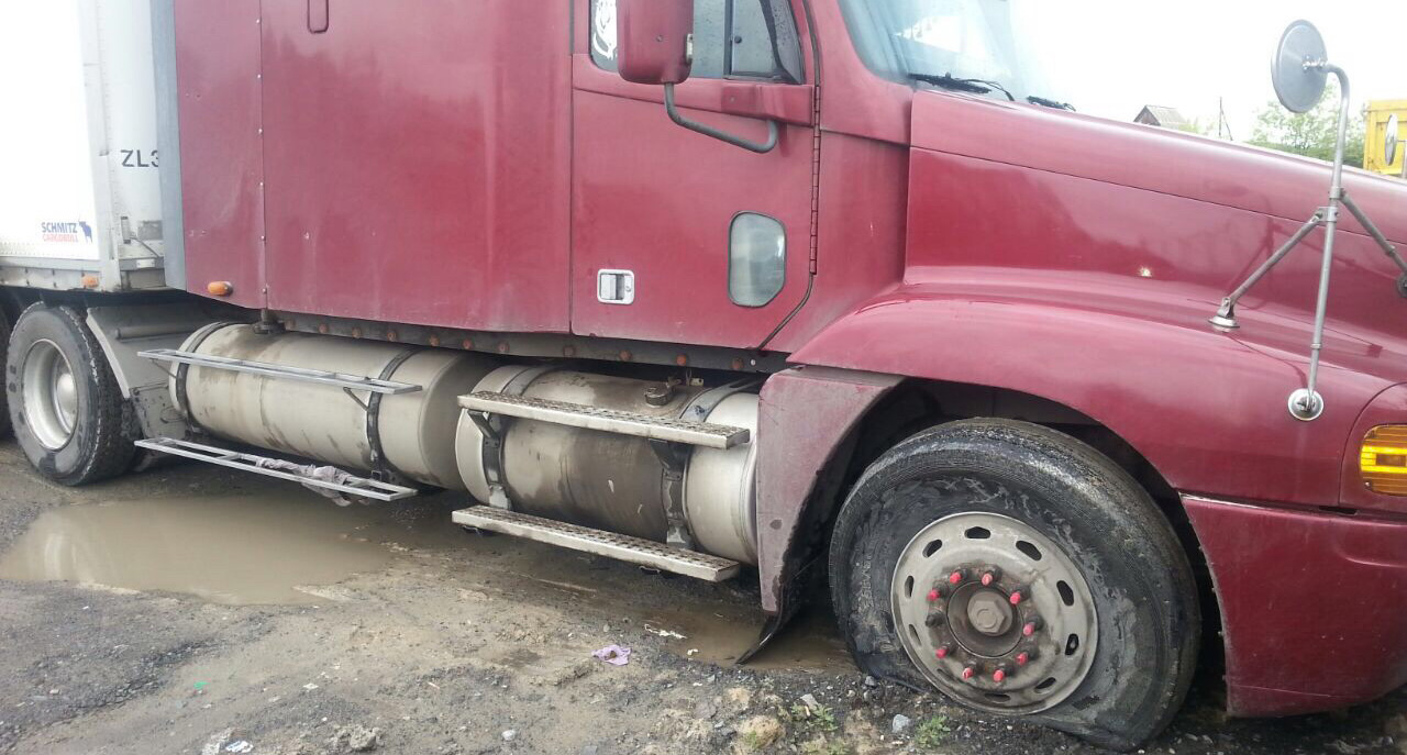 В Свердловской области задержан водитель грузовика, ударивший инспектора ДПС