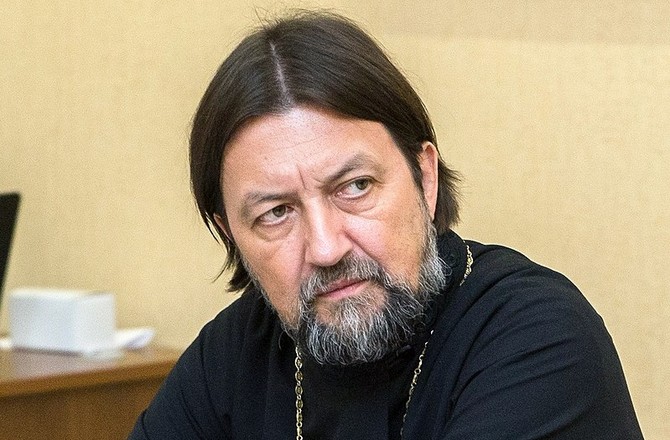 РПЦ согласна с решением православного вуза не выдавать диплом сменившему пол выпускнику