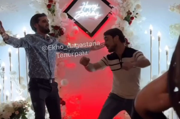 Дагестанским блогерам пришлось извиняться за танец, не соответствующий местному менталитету