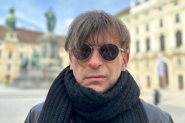 Фронтмен группы «Би-2» заявил, что не вернётся в Россию