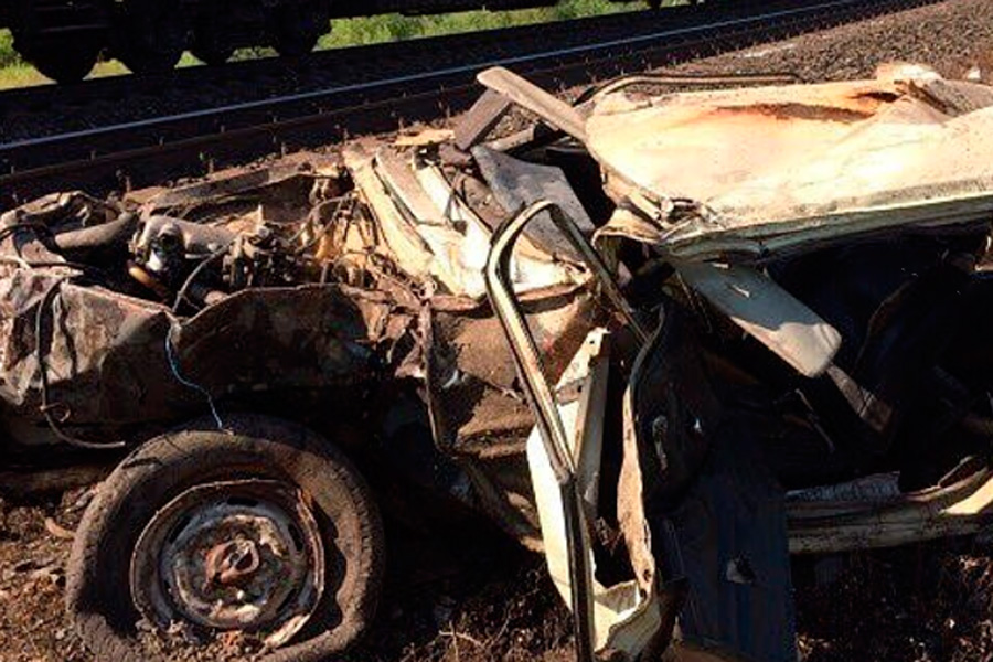 Больше суток в Нижегородской области разыскивают поезд, скрывшийся после ДТП