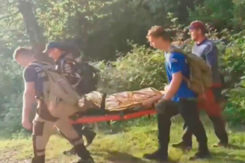 В горах в Сочи нашли пропавшего в начале июня туриста — его передали врачам | Спасатели нашли 22-летнего туриста в Сочи, которого искали более четырёх дней