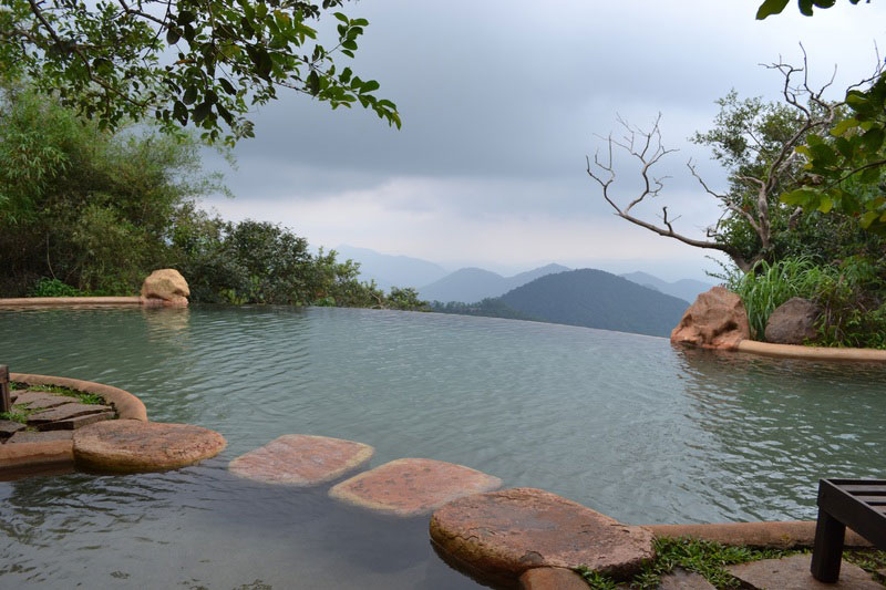 Туристы пожаловались на обман с «райским» туром на Мальдивы и вынуждены были сбежать | «Райский» тур обернулся кошмаром: туристы сбежали с Мальдив