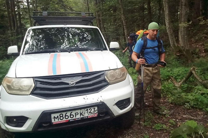 В горах Красной Поляны нашли живым пропавшего 58-летнего гида Сергея Мельникова | Пропавший гид из Красной Поляны нашёлся живым спустя несколько дней в горах