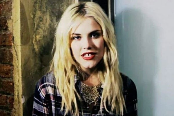 5 звёзд, которым не повредит поход к стоматологу