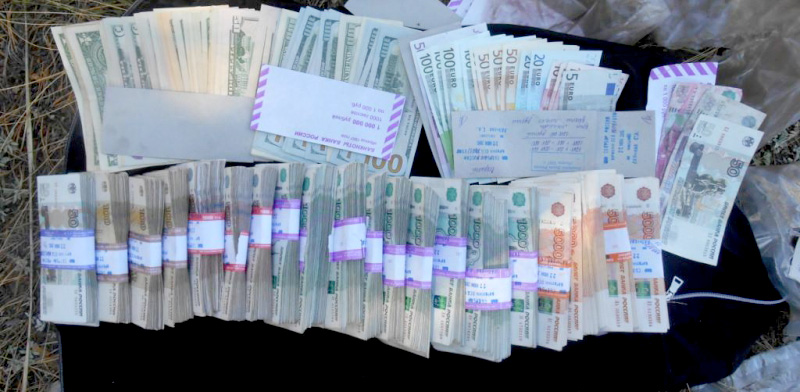 Полицейские в Бурятии задержали подозреваемых в разбойном нападении на отделение банка