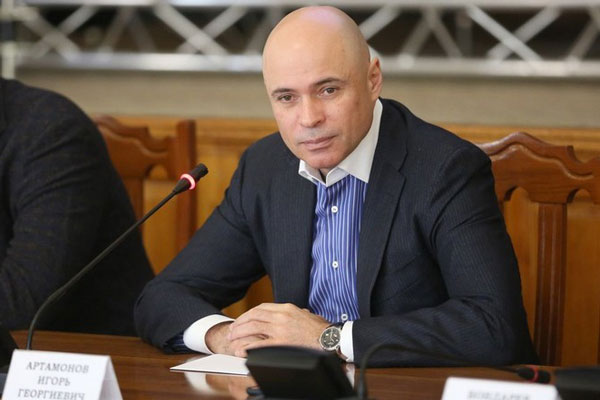 В Липецке пояснили, откуда у губернатора Артамонова пальто за 318 тысяч рублей