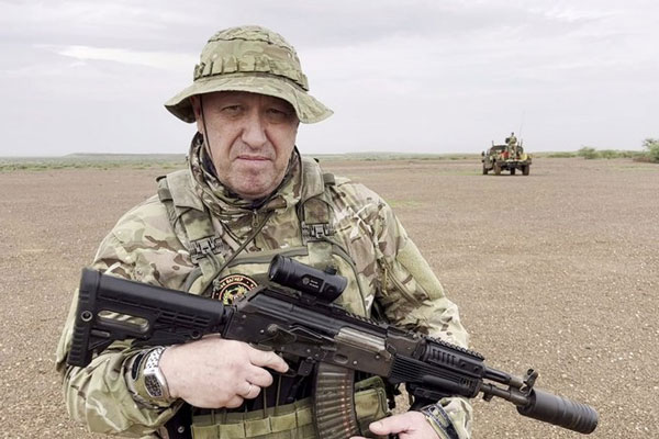 Осколки ручных гранат и 5 кг кокаина: Путин рассказал о гибели и обыске Пригожина