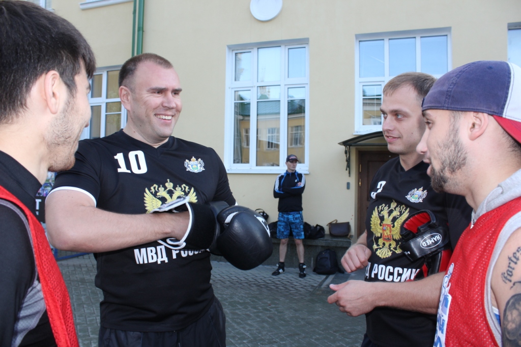 «Зарядка со стражем порядка» в Тюмени