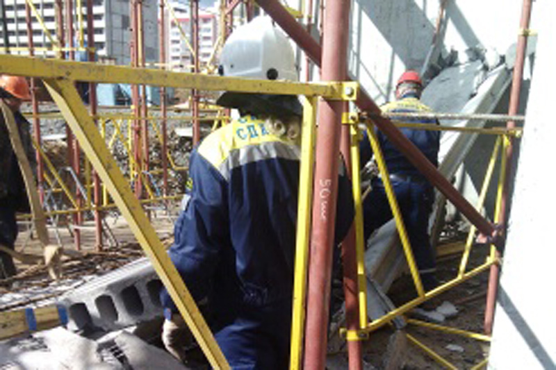 Утром на Среднем Урале в строящемся здании произошло обрушение. 1 пострадавший, 1 погибший