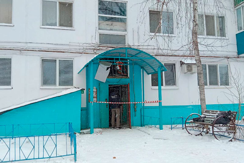 Женщина пострадала при ЧП в многоквартирном доме в Саратовской области | В Саратовской области прогремел взрыв