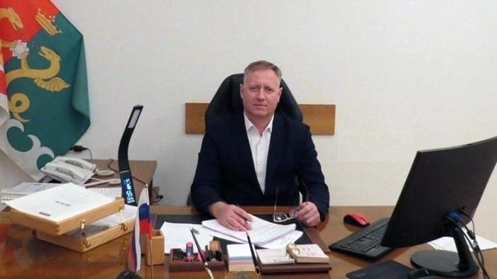 Главу Каменки в Пензенской области избили трубой: чиновнику наложили 19 швов | В Каменке возбуждено дело после нападения на главу района