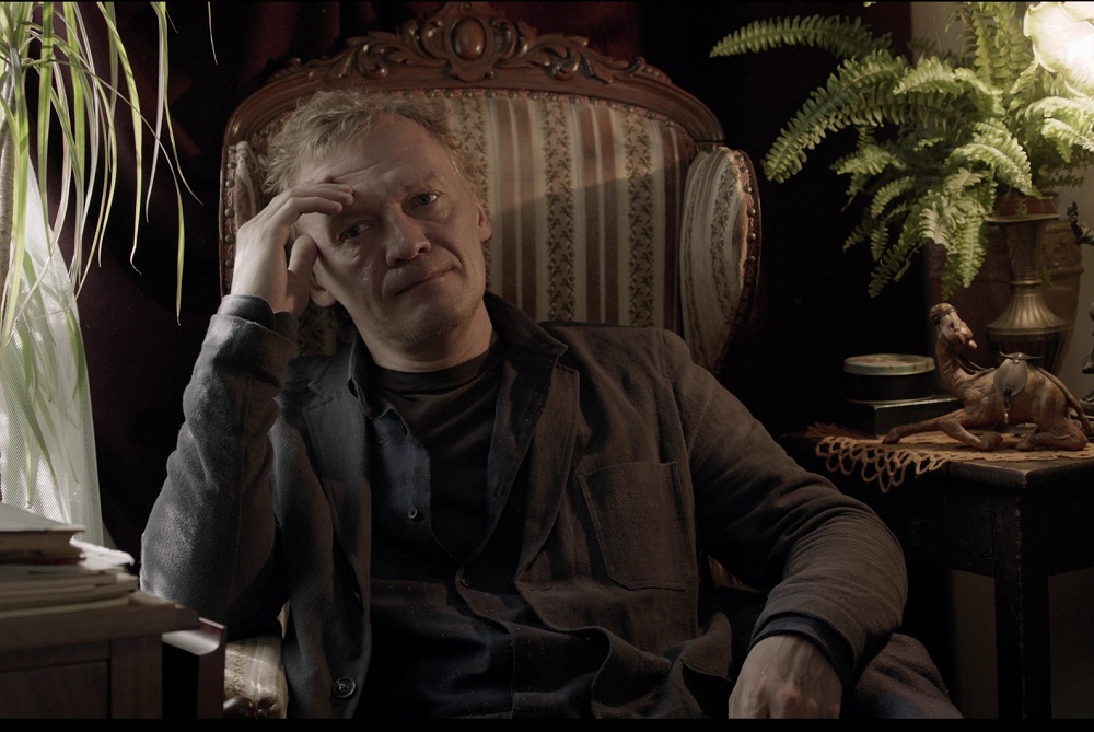 «Я устал, я сбежал»: новые песни о старом от Алексея Серебрякова