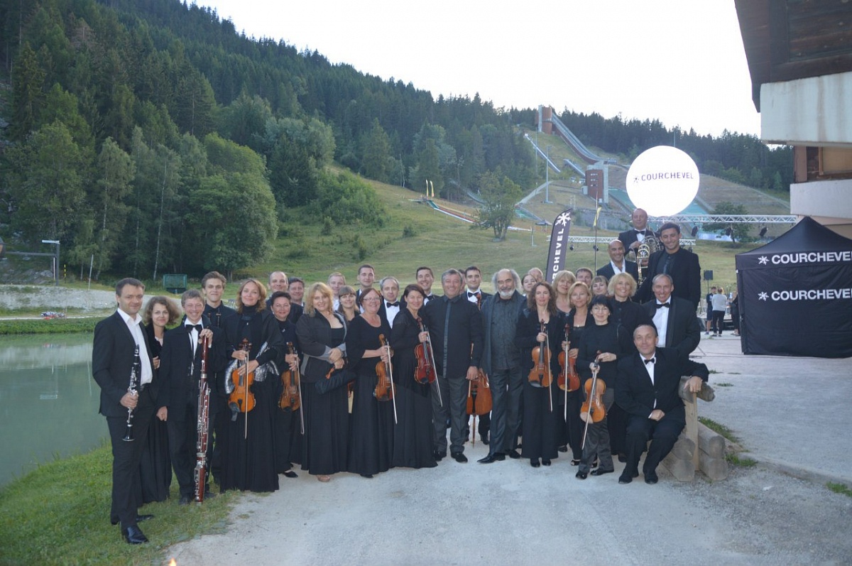 Брянский Губернаторский симфонический оркестр принял участие в большом гастрольном туре по городам Польши и Франции