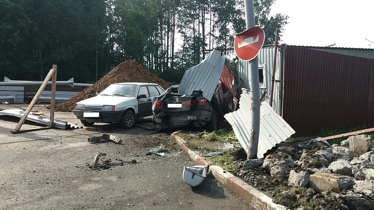 В Свердловской области водитель автомашины «Лексус» сбил насмерть пешехода