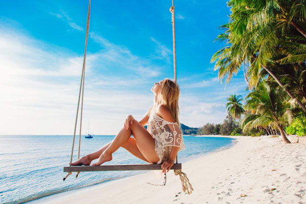 Вдова бойца СВО изменила ему, получила «гробовые» выплаты и улетела с любовником | Вдова участника СВО получила «гробовые» выплаты и улетела с любовником в Египет