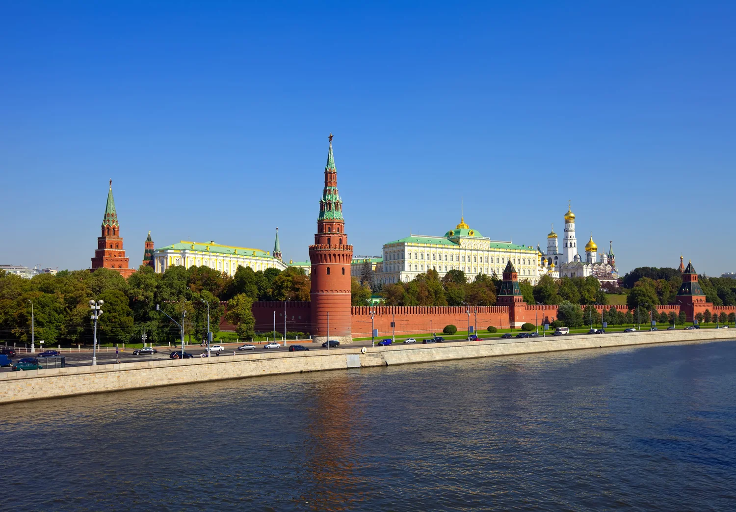 Путин на приёме в Кремле: победа в ВОВ не делится на "свою и чужую". Президент заявил о важности сохранения правды о войне