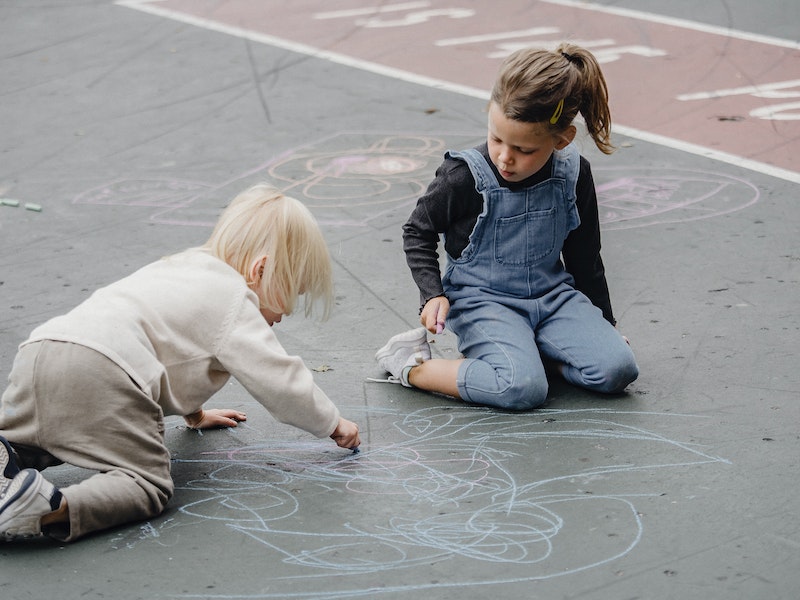 В РПЦ считают, что семейные ценности должны прививаться с детского сада и не только родителями 