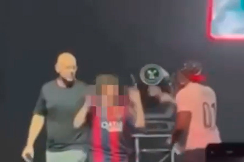 Мальчик, которого стошнило на концерте DaBaby, покинул Москву из-за травли в школе